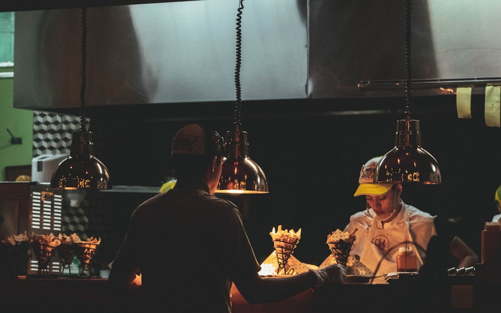 Working with contractors safely in a hospitality setting